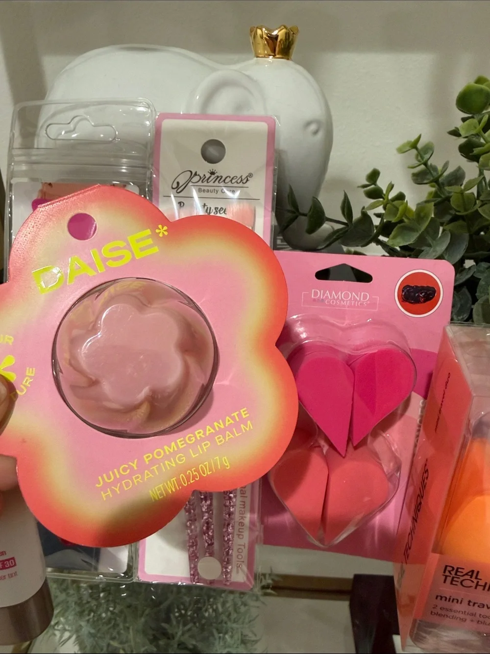 Assorted Makeup Brush, Lip Balm & Sponge Set